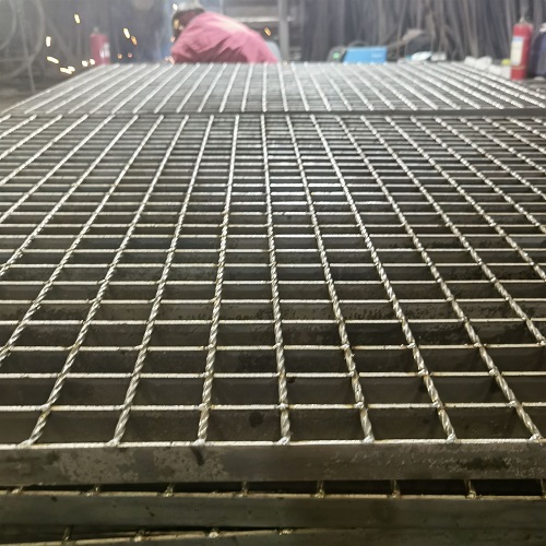 选购平台钢格板钢格栅板需要注意的细节