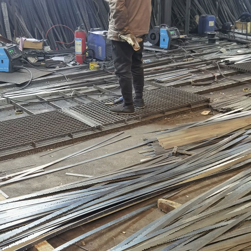 工厂用钢格栅钢格板打造耐用安全的工业环境