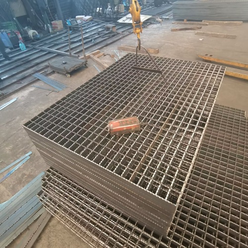 停车场钢格栅地面：耐碾压易清洁实现方案